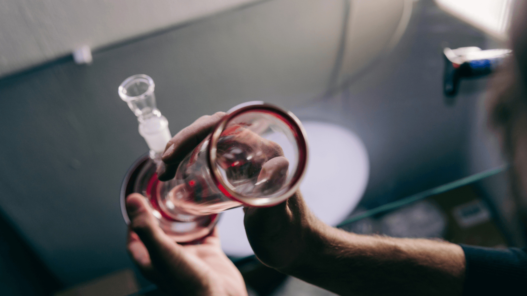 Ist eine Wasserpfeife eine Bong? - Dschinni GmbH