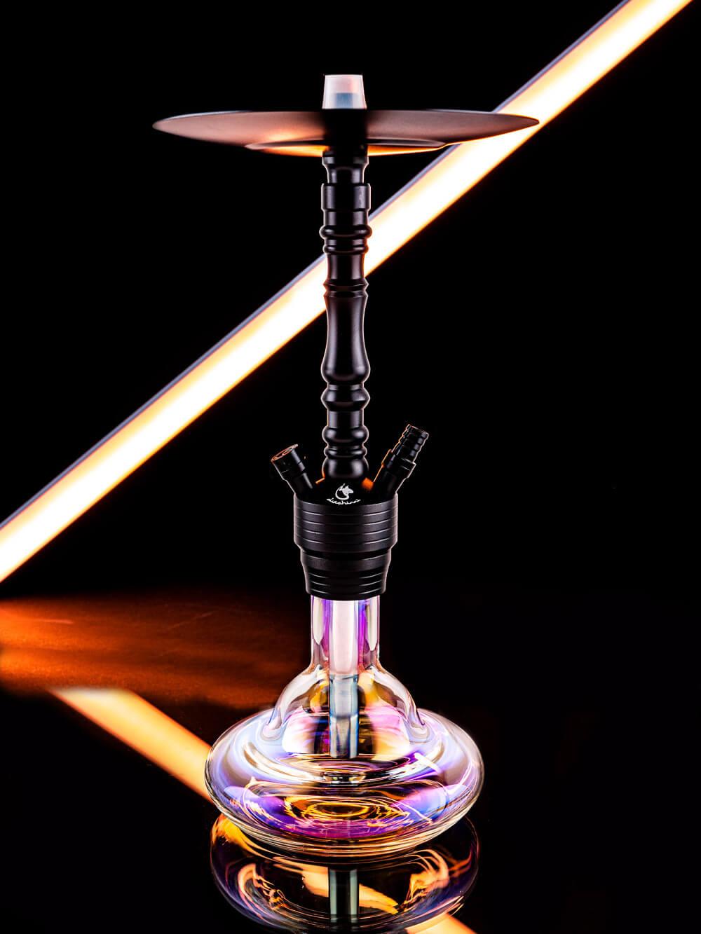 Dschinni Pico Black FligFlag Shisha mit bunter Bowl und schwarzer Base und Rauchsäule