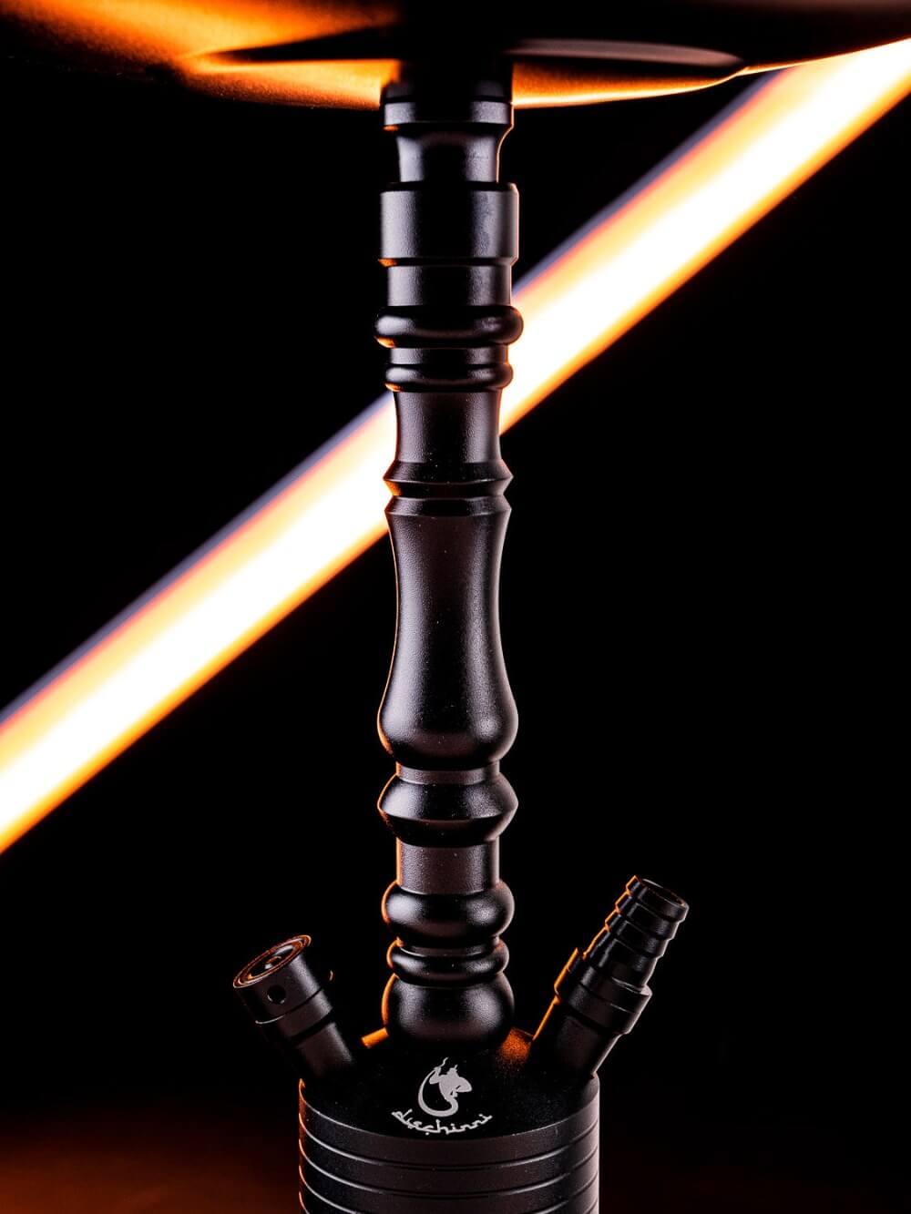 Dschinni Pico Black FligFlag Shisha Base und Rauchsäule in schwarz