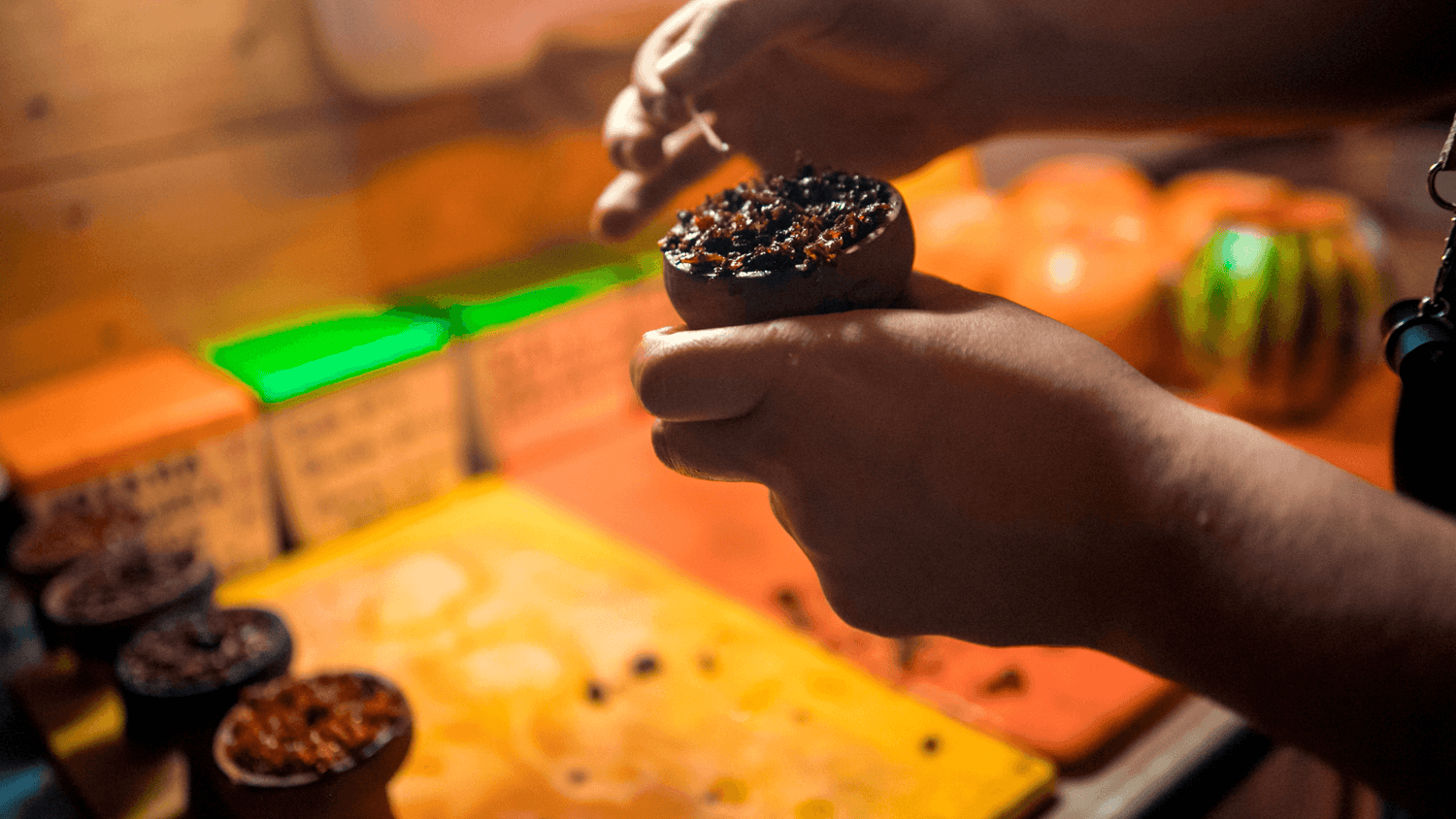 Shisha-Rauchen ohne Kohle: Geht das? - Dschinni Shisha