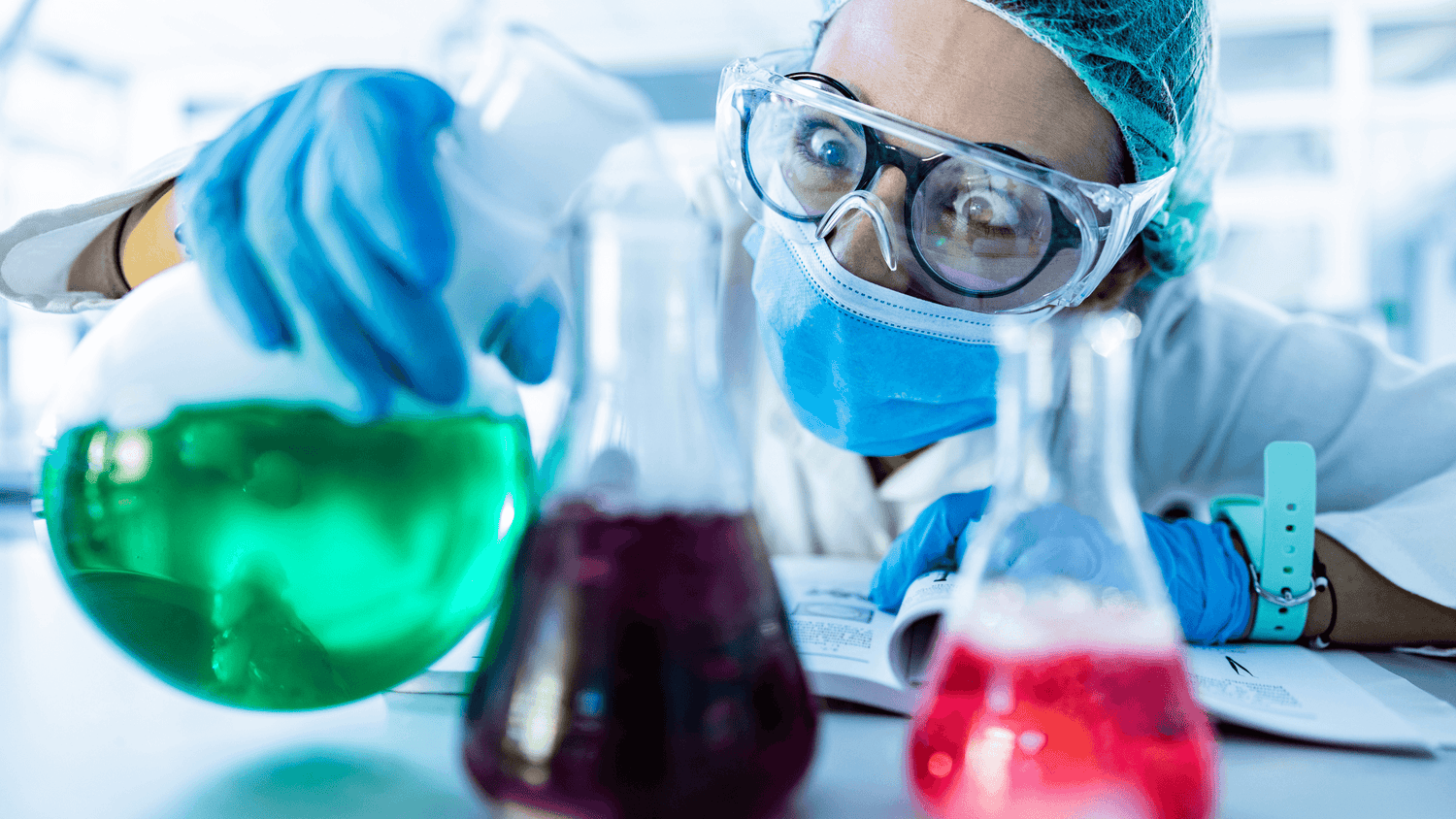 Shisha-Tabak nachfeuchten für eine optimale Rauchentwicklung - Dschinni Shisha